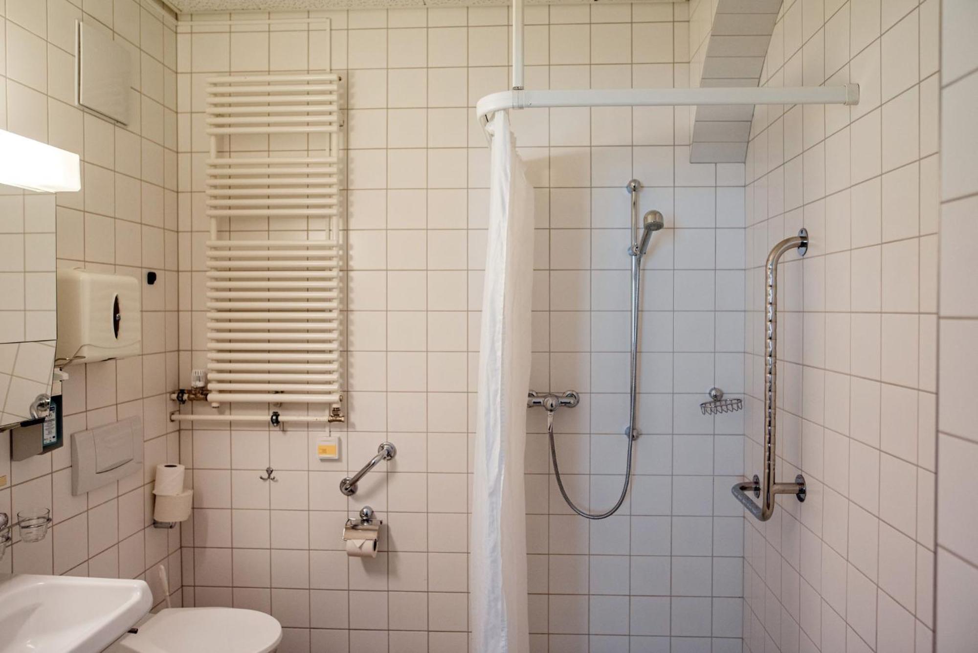 Gruppenhaus Lindenhof Курвалден Екстериор снимка