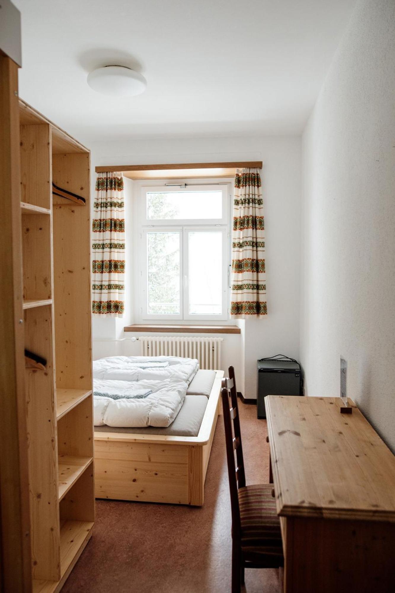 Gruppenhaus Lindenhof Курвалден Екстериор снимка